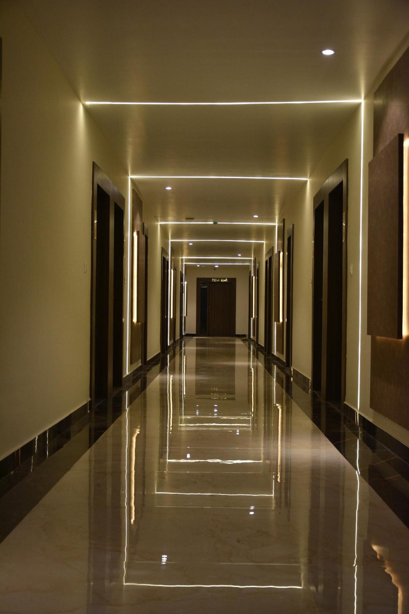 Silver Stone Park Resort, Kovilpatti Extérieur photo